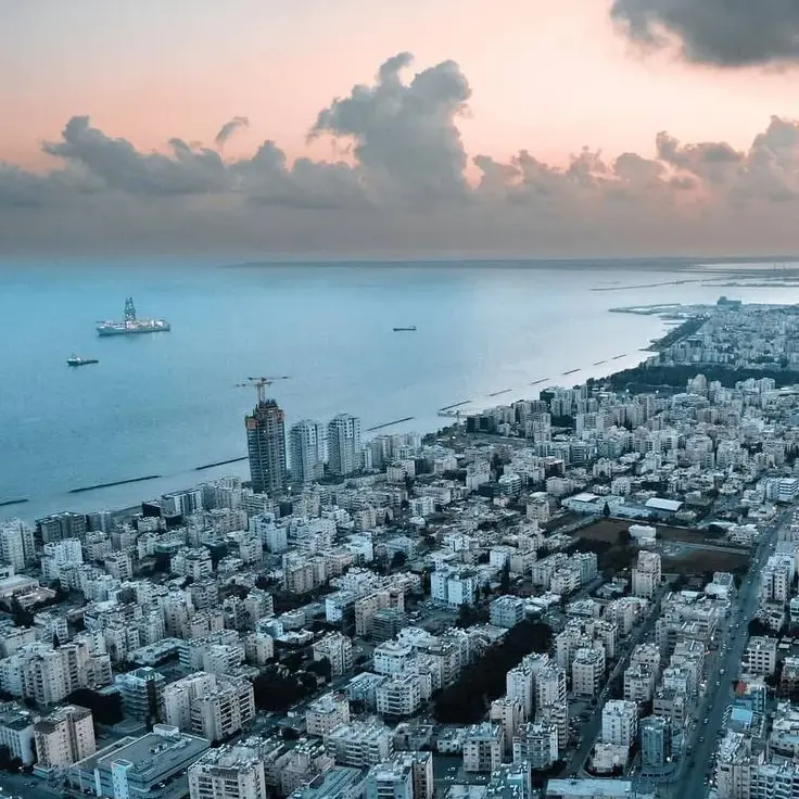 مقایسه ثبت شرکت در قبرس و یونان | راهنمای جامع 2025